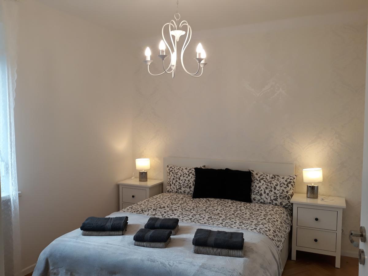2 Bedroom City Center Apartment Κατοβίτσε Εξωτερικό φωτογραφία