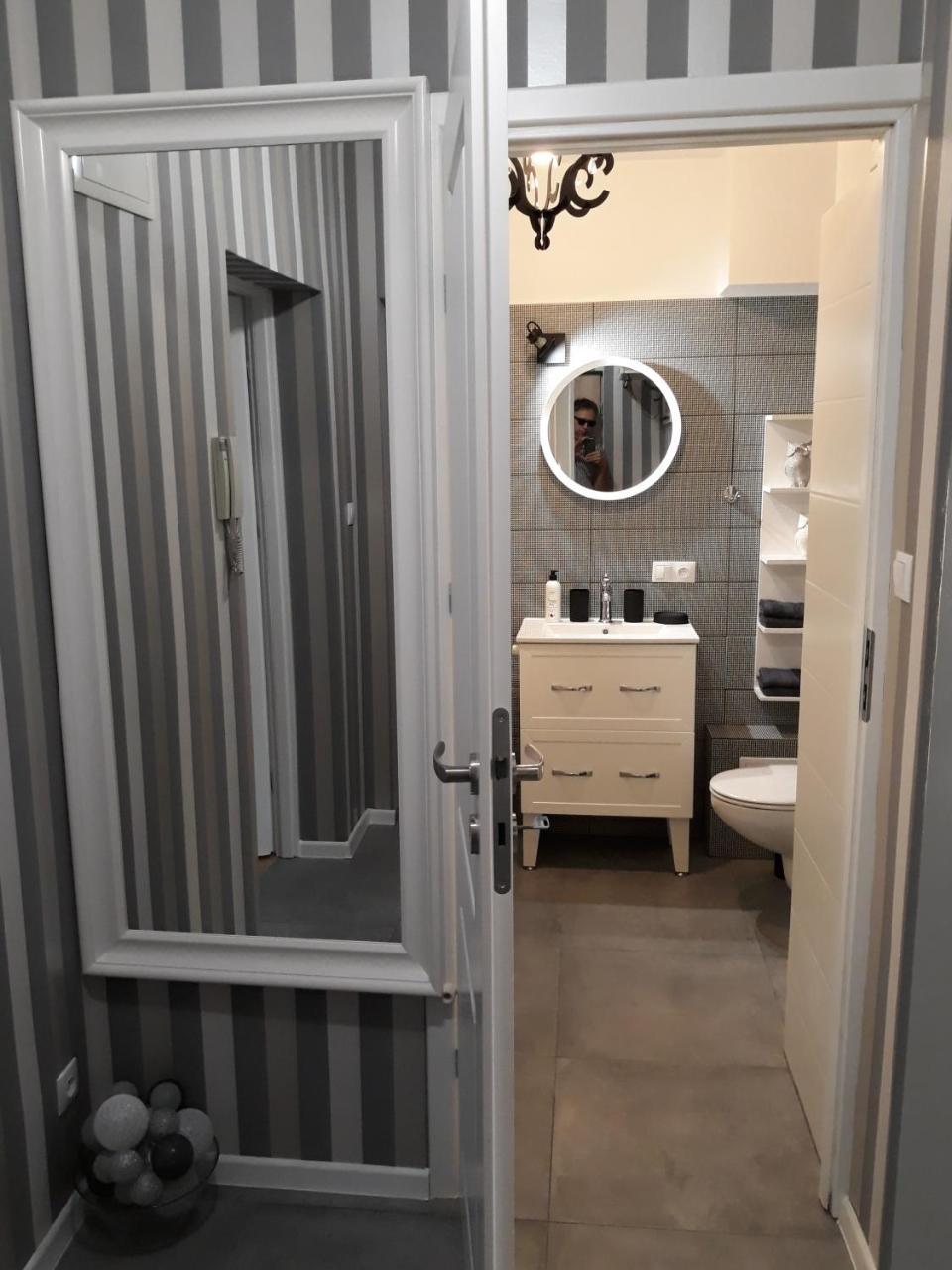 2 Bedroom City Center Apartment Κατοβίτσε Εξωτερικό φωτογραφία