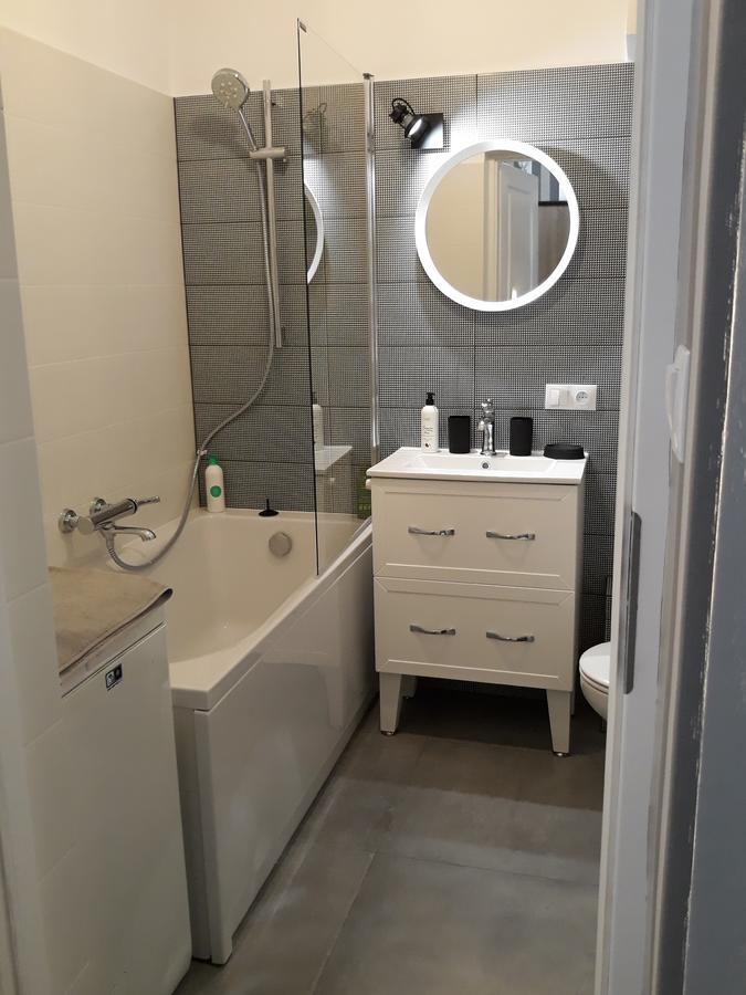 2 Bedroom City Center Apartment Κατοβίτσε Εξωτερικό φωτογραφία